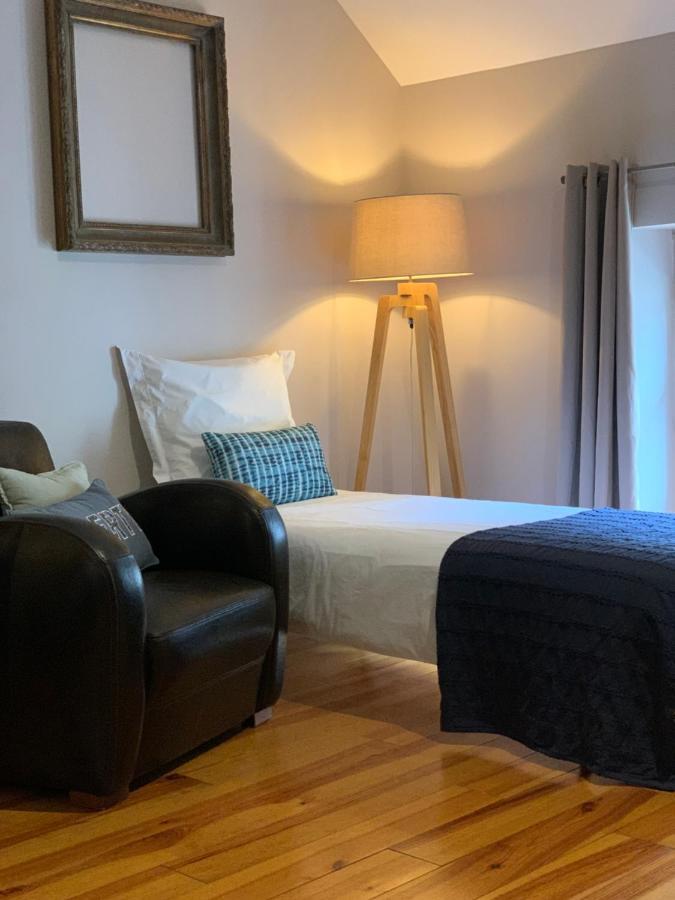 Bed and Breakfast Cote Jardin Sainte-Suzanne  Екстер'єр фото