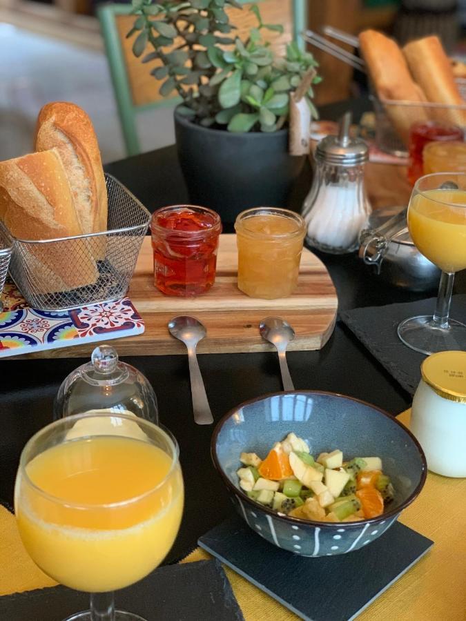 Bed and Breakfast Cote Jardin Sainte-Suzanne  Екстер'єр фото