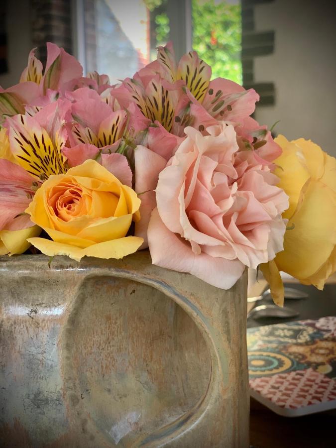 Bed and Breakfast Cote Jardin Sainte-Suzanne  Екстер'єр фото