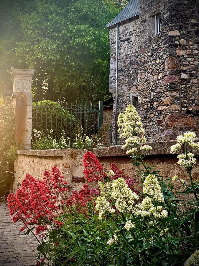 Bed and Breakfast Cote Jardin Sainte-Suzanne  Екстер'єр фото