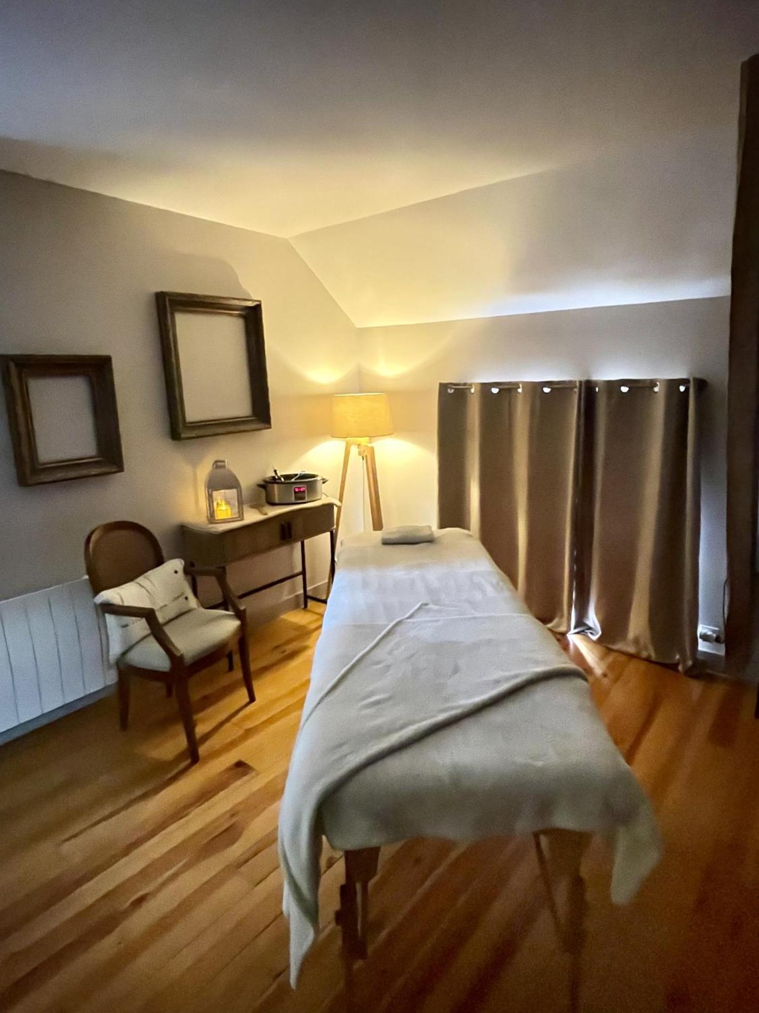 Bed and Breakfast Cote Jardin Sainte-Suzanne  Екстер'єр фото